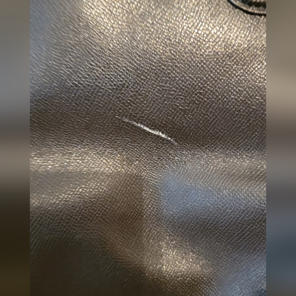 AUTHENTIC 2016 black  leather Coach Baby bag. Has shoulder strap and handles. - Picture 4 of 16